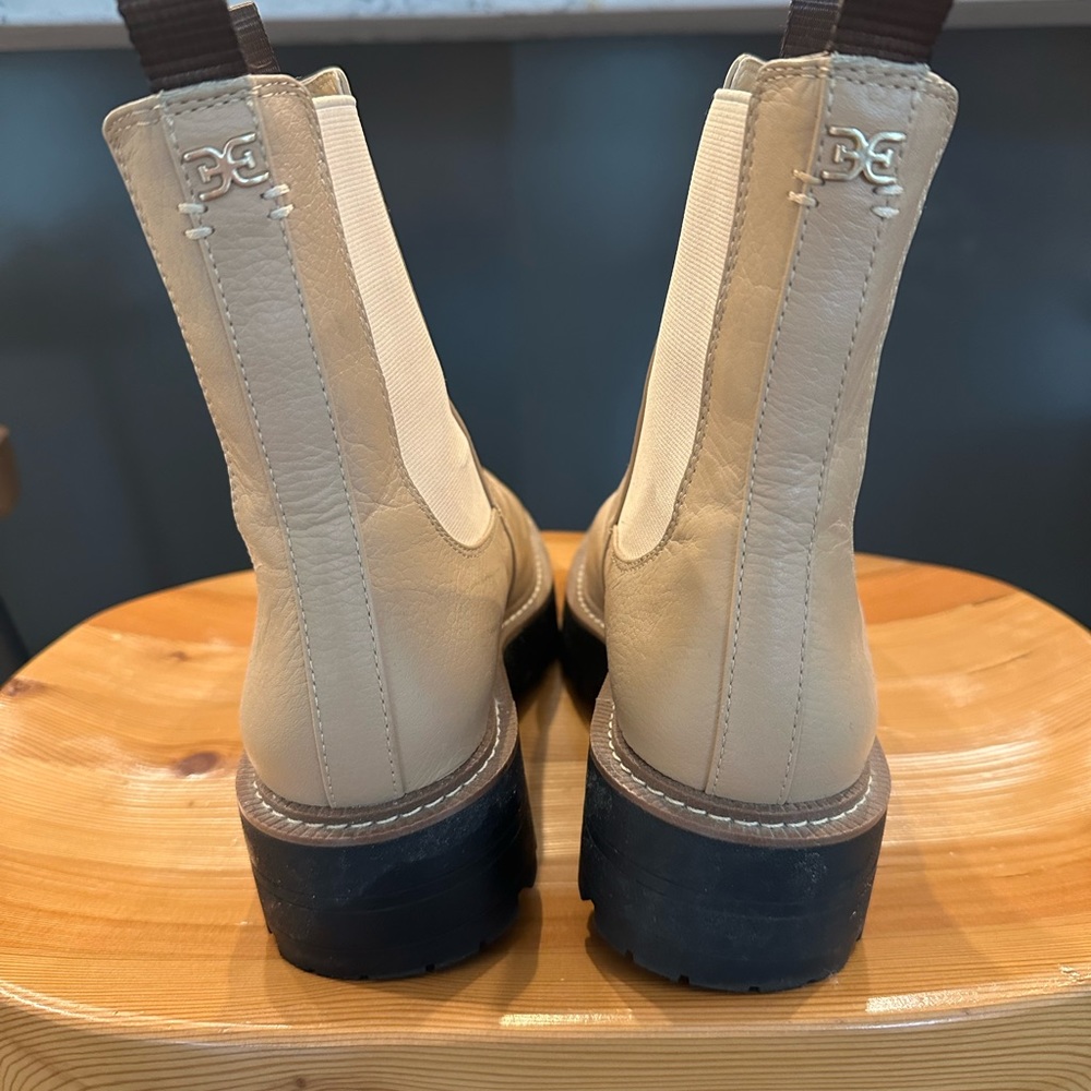 Sam Edelman Laguna Boot - Picture 4 of 6